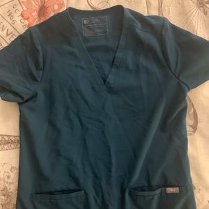 Figs scrub top